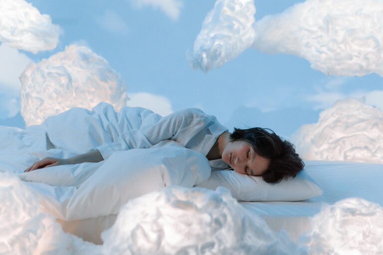 How to Choose the Right Pillow for Better Sleep: A Complete Guide